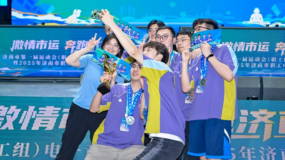 她以实际行 她以实际行